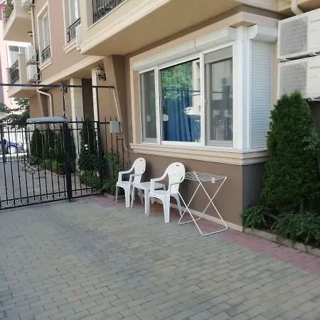 Денка Апартаменты Поморие
