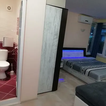 Денка Апартаменты *